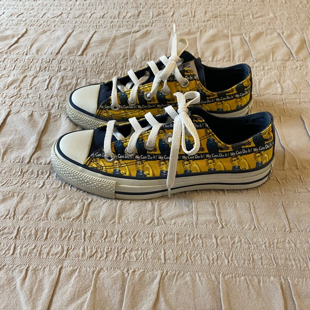Converse All Star Low Top Sz 6